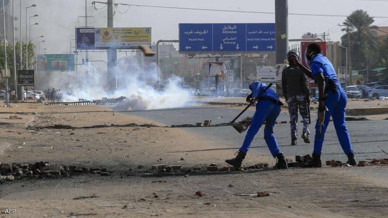 السودان.. موظفو شركة نفطية يعلنون العصيان المدني