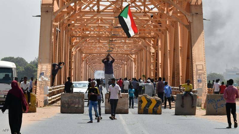 قطع الاتصالات في السودان..وواشنطن تُحذّر