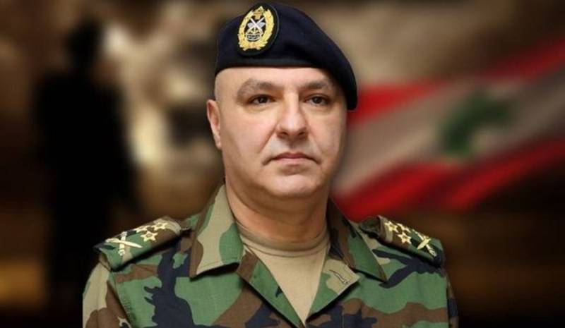 قائد الجيش يلتقي في واشنطن وفدا من مساعدي أعضاء الكونغرس