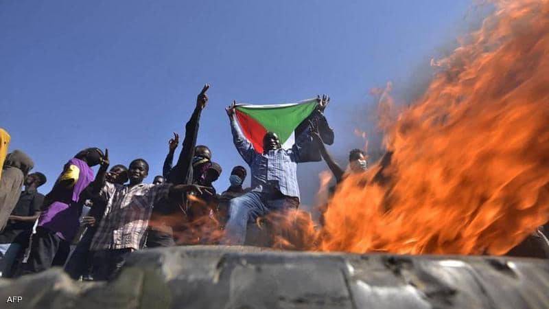 رصاص وغاز مسيل للدموع في السودان.. وواشنطن تأسف