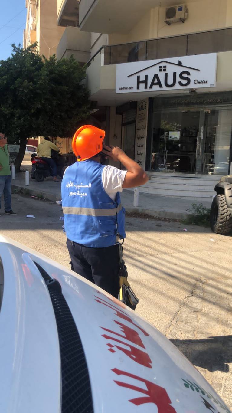 انهيار أجزاء من شرفة مبنى