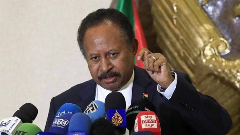الجيش السوداني يرفع القيود عن تحركات رئيس الوزراء المعزول