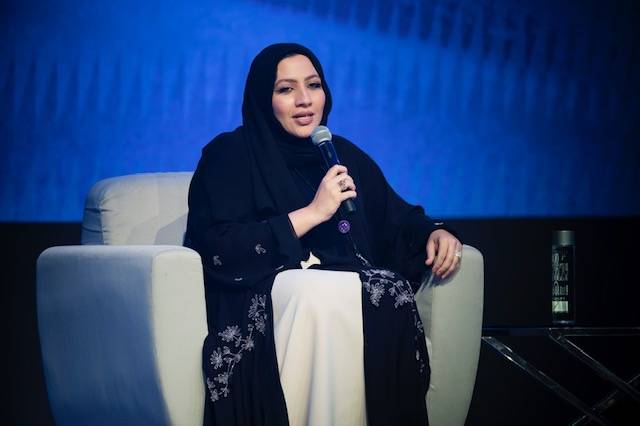 خبراء في 