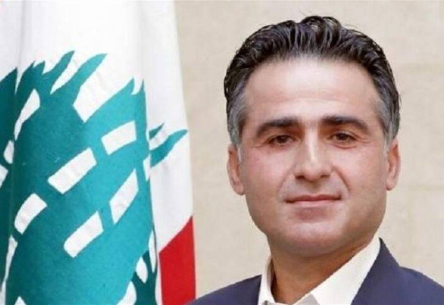 وزير الأشغال يناشد البلديات:لرفع النفايات عن جوانب الطرق