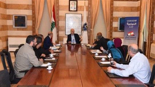 وزير الداخلية يبحث في مطالب العمال