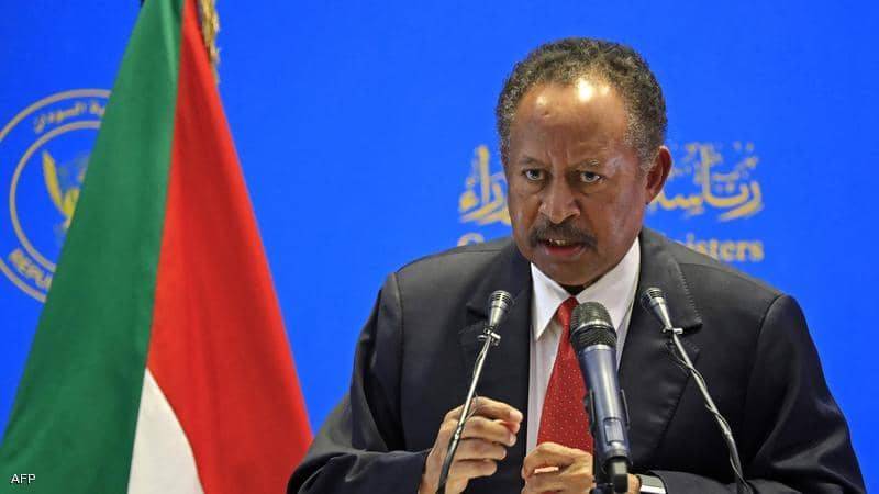 السودان.. حمدوك يقيل مدير عام الشرطة ونائبه
