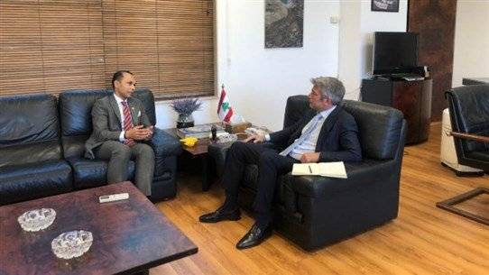 التنقيب عن النفط والغاز.. بحث بين وزير الطاقة والسفير الماليزي