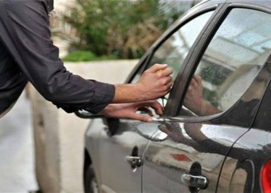 يسرق السيارات من جبل لبنان ويبيعها في البقاع!