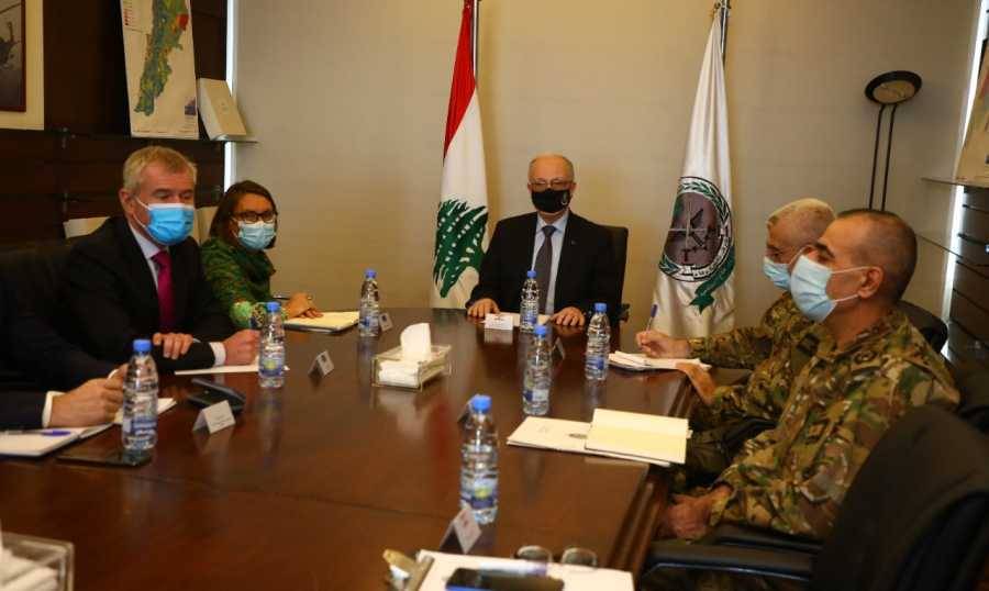 وزير الدفاع يبحث ووفد اوروبي مكافحة الارهاب