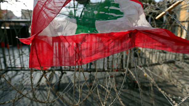 لا انفراج سياسياً.. وجهات مشبوهة تلعب بالدولار.. والإرباك يهدّد الجسم القضائي