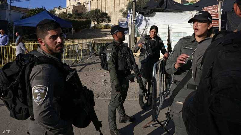 استشهاد فلسطيني اقتحم حاجزاً عسكرياً إسرائيلياً بسيارته