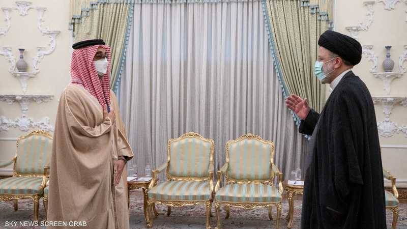 الرئيس الإيراني يستقبل وفداً إماراتياً