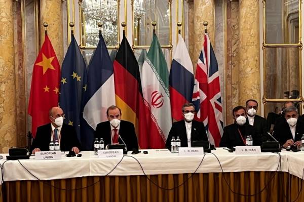 إيران تكشف موعد استئناف محادثات فيينا النووية.. وفرنسا تعلّق