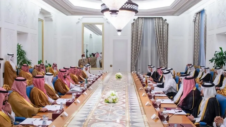 أمير قطر: زيارة ولي العهد السعودي تعمق الروابط