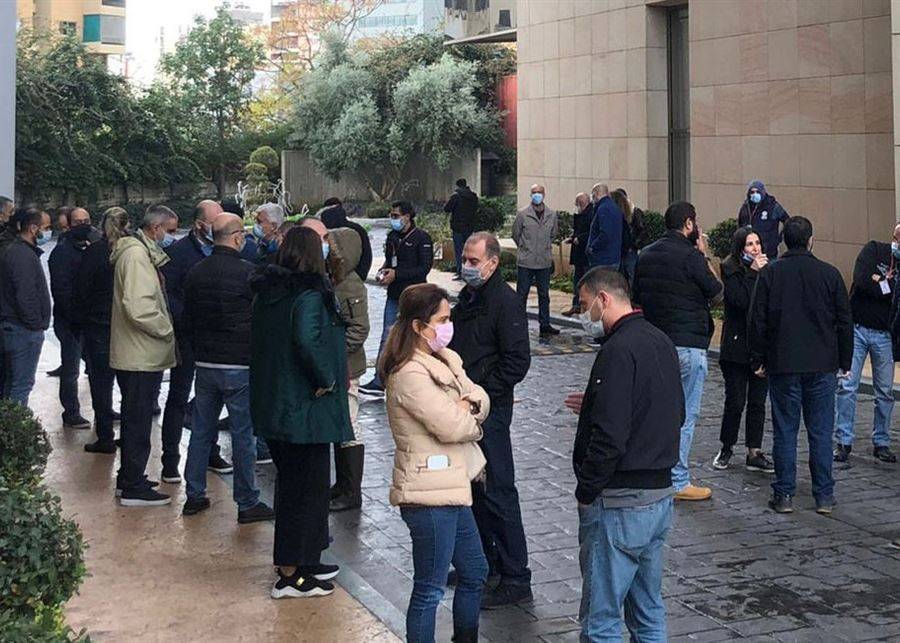 احتجاجاً على تصريحات وزير الاتصالات..اعتصام لموظفي 