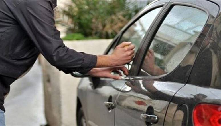 امتهنا سرقة السيارات ضمن هذه المدينة وجوارها لبيعها إلى سوريا!