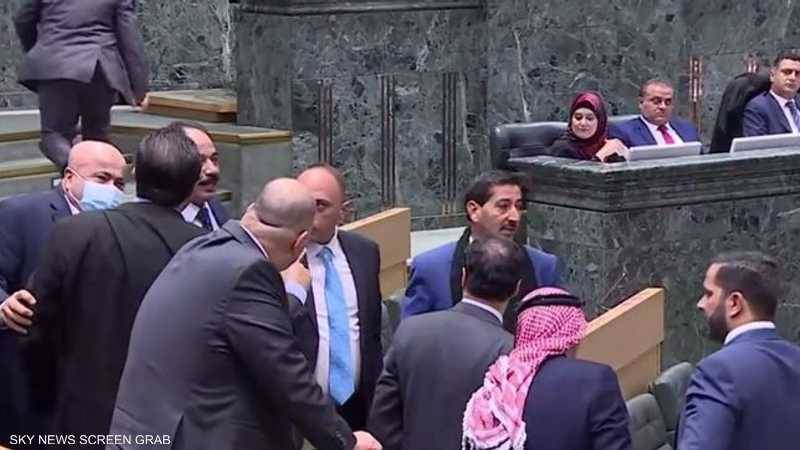عراك بالأيدي في البرلمان الأردني بسبب 