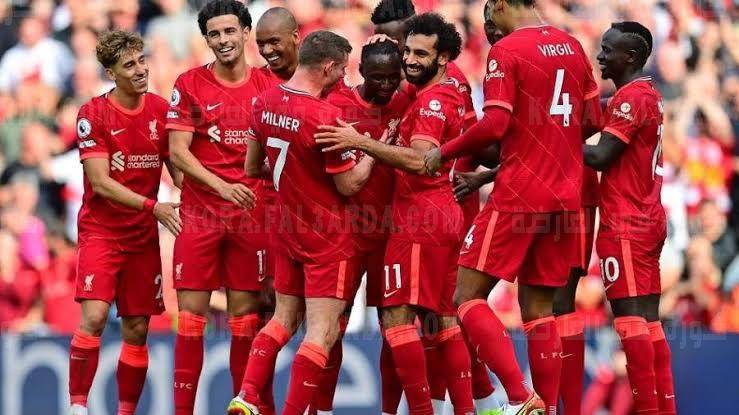 إصابة 3 لاعبين من ليفربول بكورونا قبل 