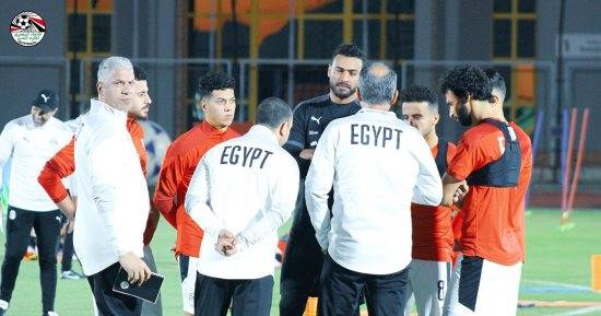كورونا يقتحم معسكر منتخب مصر.. وكيروش يُعلّق