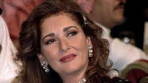 آثار الحكيم تعلن اعتزالها الفن