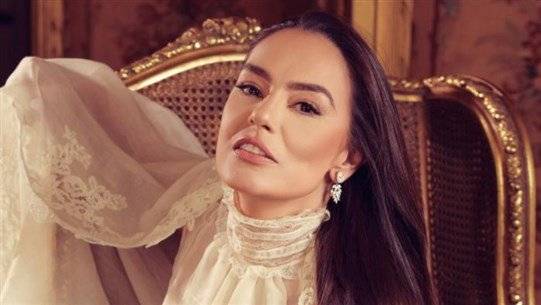 شريهان: ”أعيدوا الإنسانية ليكون عاماً جميلاً“