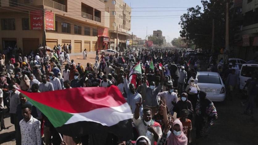 تزامناً مع دعوة للتظاهر..انقطاع خدمة انترنت الهواتف الجوالة في الخرطوم