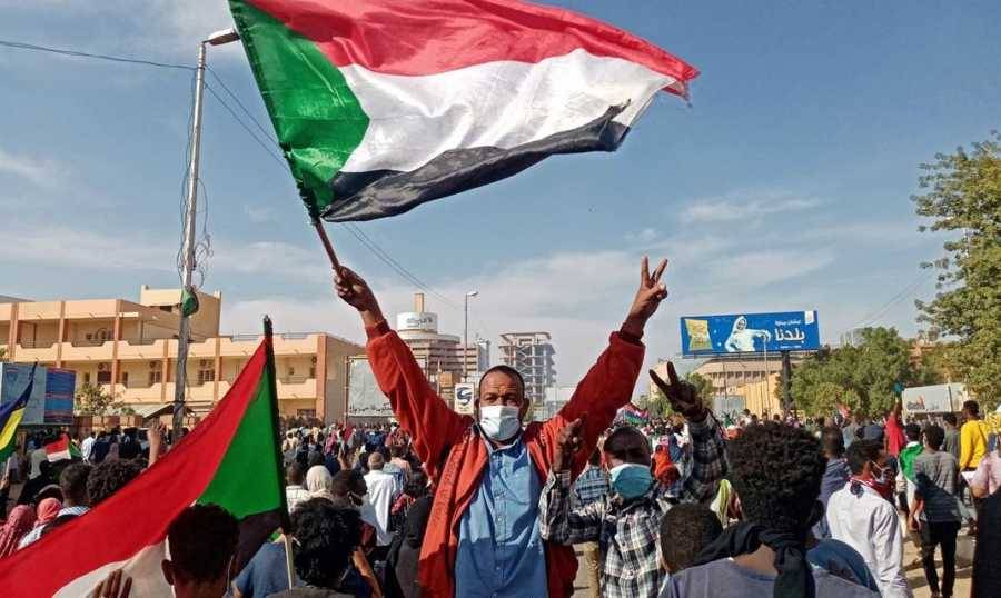 الخرطوم تستعد لتظاهرات جديدة.. وقطع للإنترنت