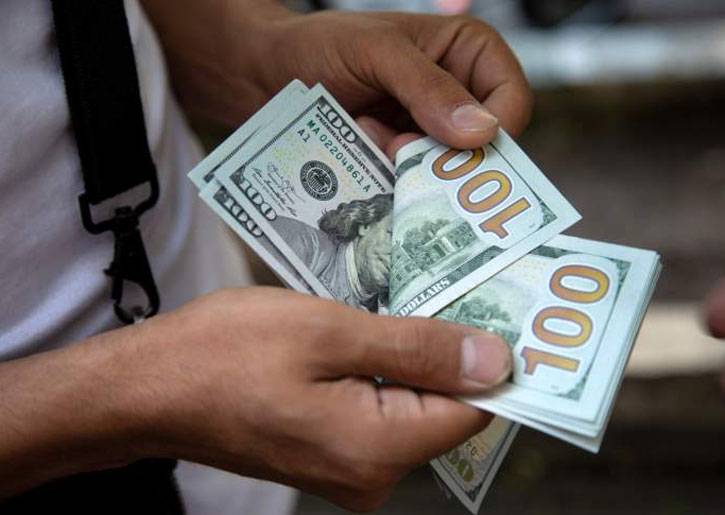 بالفيديو: إشكال بين عناصر أمنية وصرافين غير شرعيين في صور