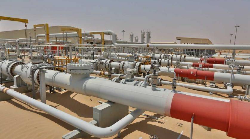 شرطة أبو ظبي:اندلاع حريق أدى إلى انفجار في 3 صهاريج نقل محروقات