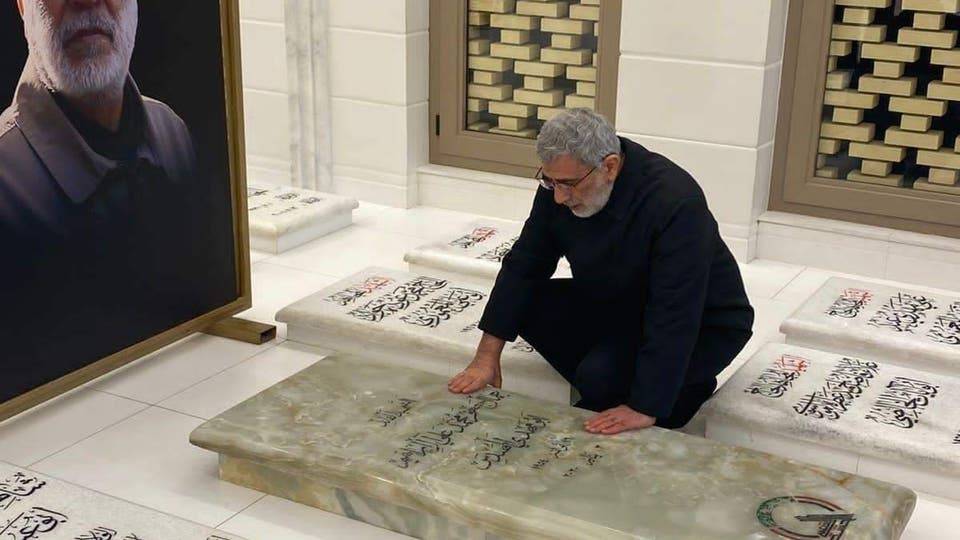 في توقيت حساس.. قائد فيلق القدس الإيراني يصل النجف