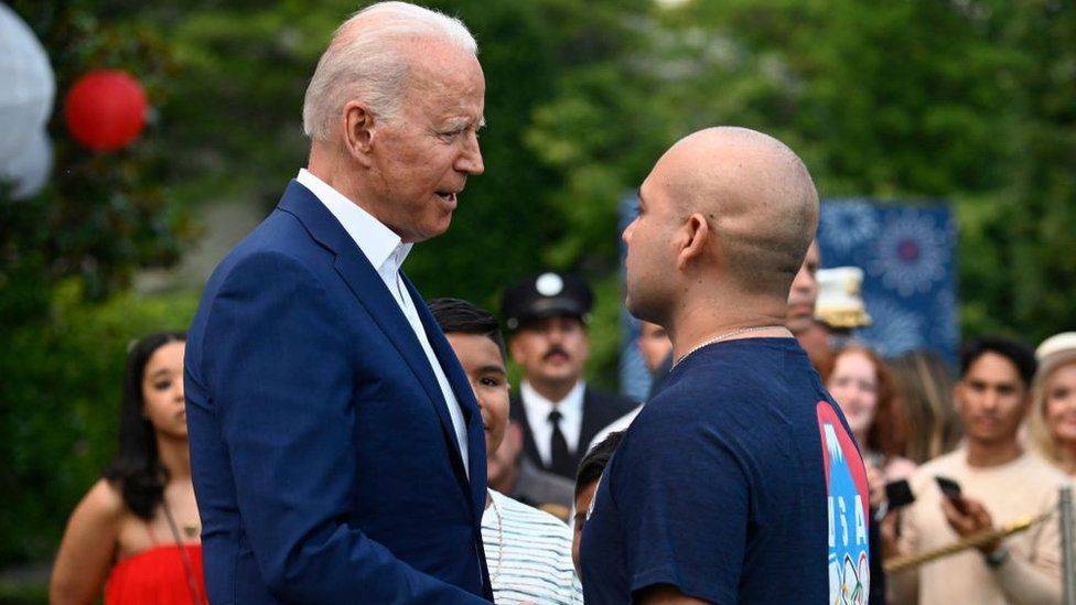 بايدن أمام إختبار الانتخابات النصفية.. والديموقراطيون يتخوفون من