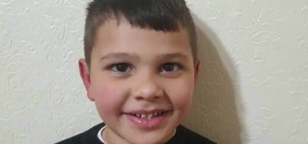 طفل عكاري للحريري: لا بديل عن الأصيل.. منحبك