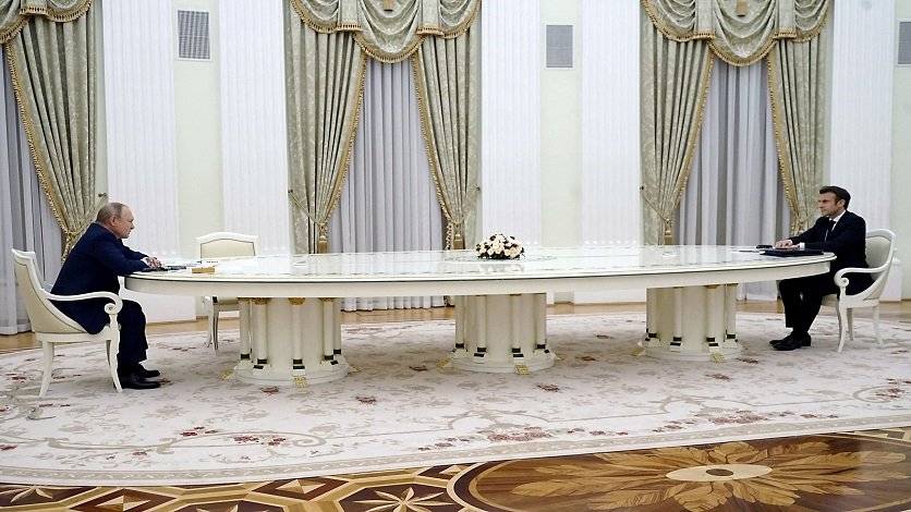 ماكرون لبوتين: هدفنا تجنب نشوب حرب