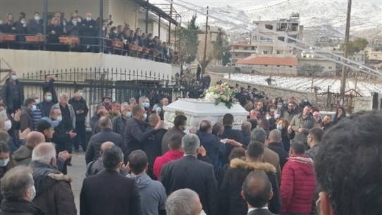 بعد قتله بطعنات داخل عيادته.. أبلح تودّع الطبيب جاسر