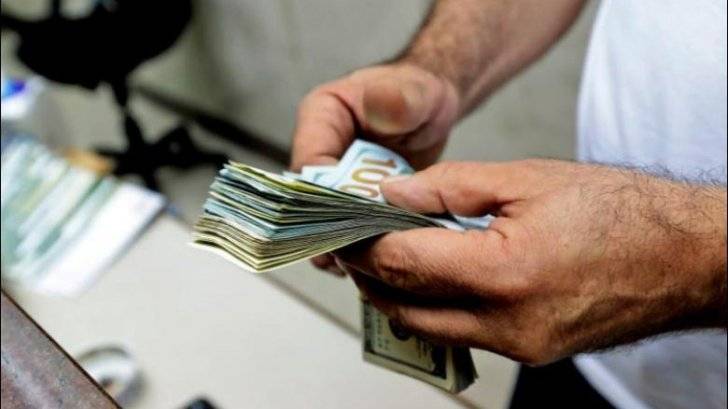 توقيف شخص يقوم بأعمال صيرفة غير شرعيّة