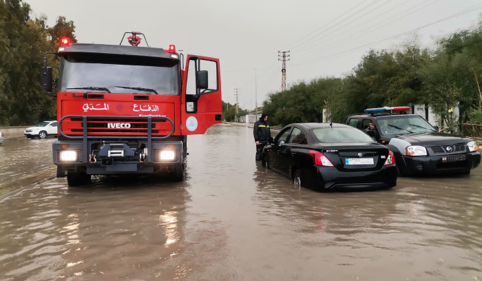 الامطار والسيول تحتجز السيارات والثلوج تغطّي المرتفعات وتقطع ‏طرقاً