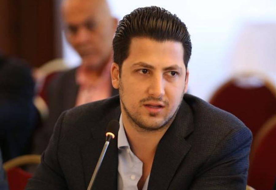 طارق المرعبي: عجبي ببلدنا الجلاد فيه لا يهدأ من جلد أبناء جلده