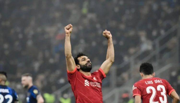 صلاح يقترب من 