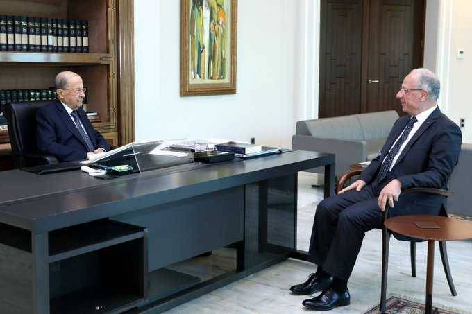 الاوضاع الامنية بين عون ووزير الدفاع