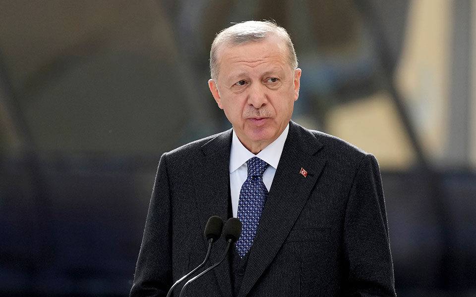 أردوغان يندد باعتراف روسيا بالمنطقتين الانفصاليتين في شرق أوكرانيا