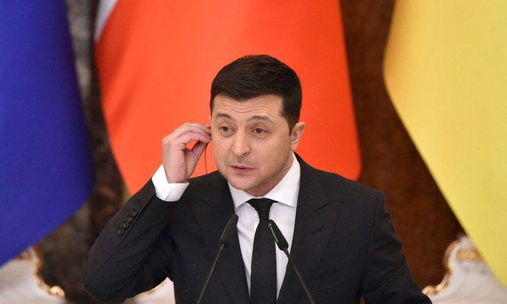 الرئيس الأوكراني يطلب من بايدن العمل على وقف الهجوم الروسي