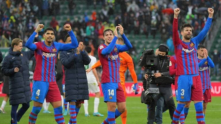 برشلونة يقلب الطاولة على إلتشي ويقفز للمركز الثالث