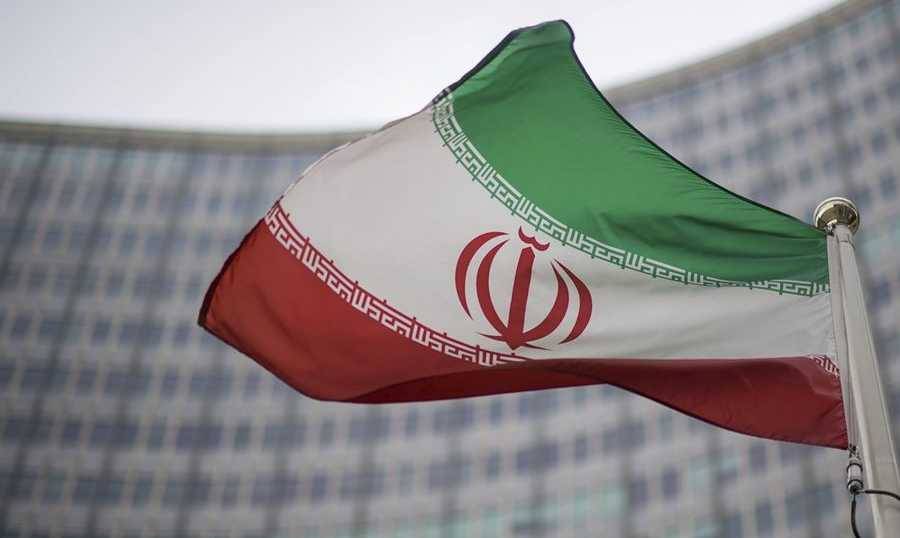 طهران تُفرج عن إيرانيين بريطانيين