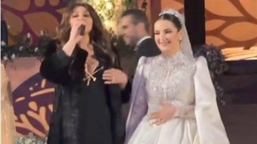 إليسا تلتقط باقة العروس.. فهل تتزوّج قريباً؟