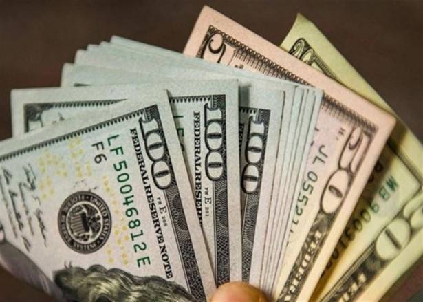 انخفاض دولار السوق السوداء دون الـ25 الفاً