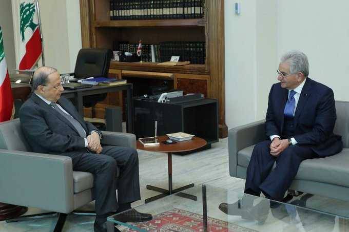 عون يعرض مع صفير وحبيب للأوضاع المالية