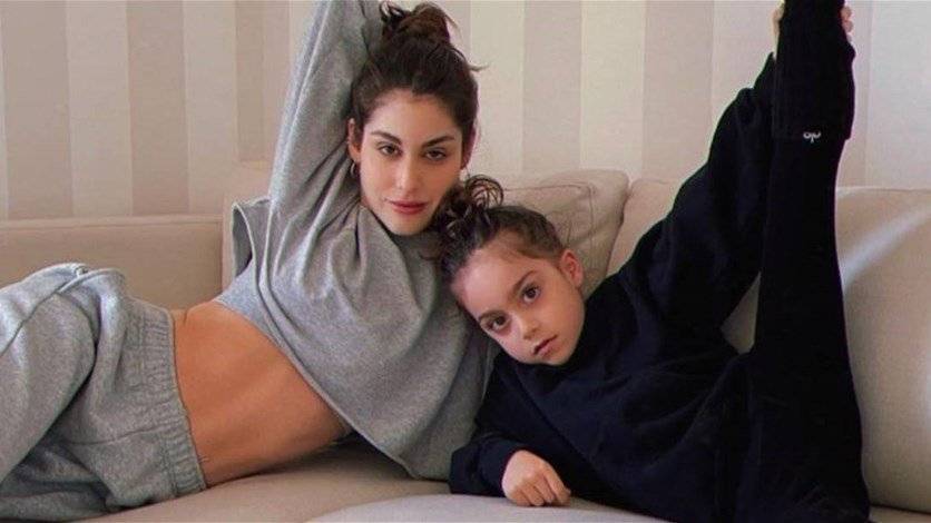 نور عريضة في مرحلة الطفولة... هل تشبه ابنتها؟