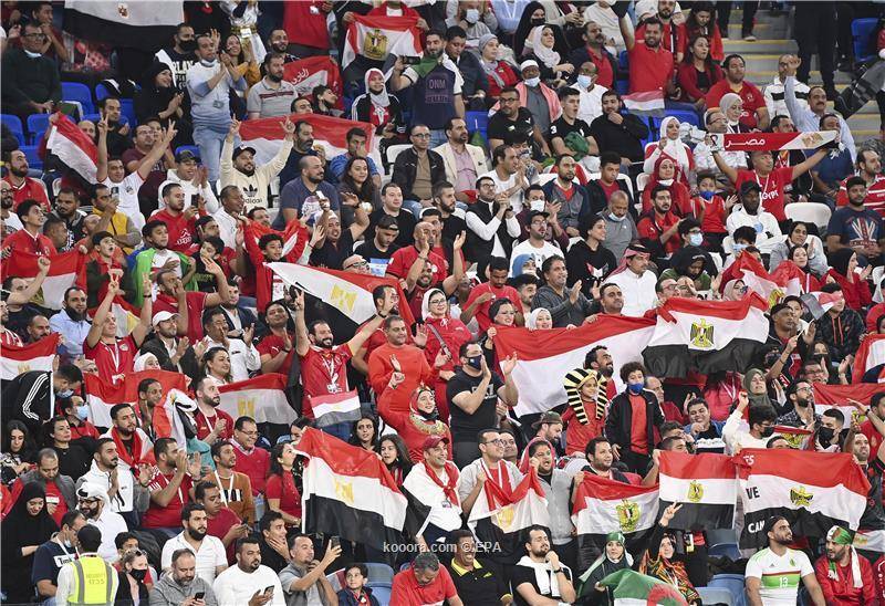 5 آلاف مشجع مصري يطيرون إلى السنغال لمؤازرة 