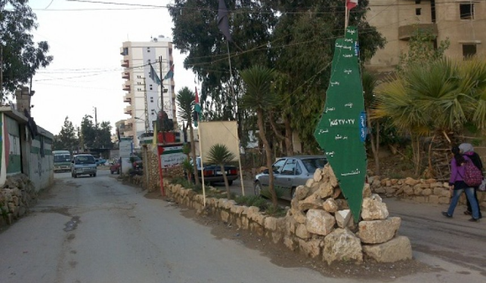 جريح طعناً في مخيم البداوي