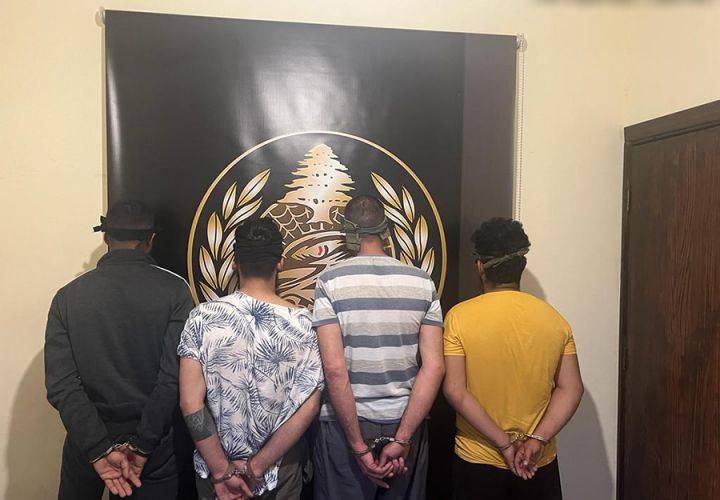 توقيف أشخاص لقيامهم بالاتجار بالأسلحة وضبط كميات منها